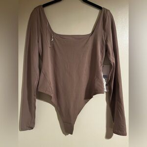 NWT Size M lululemon Nulu Square-Neck Long-Sleeve Bodysuit TPTC